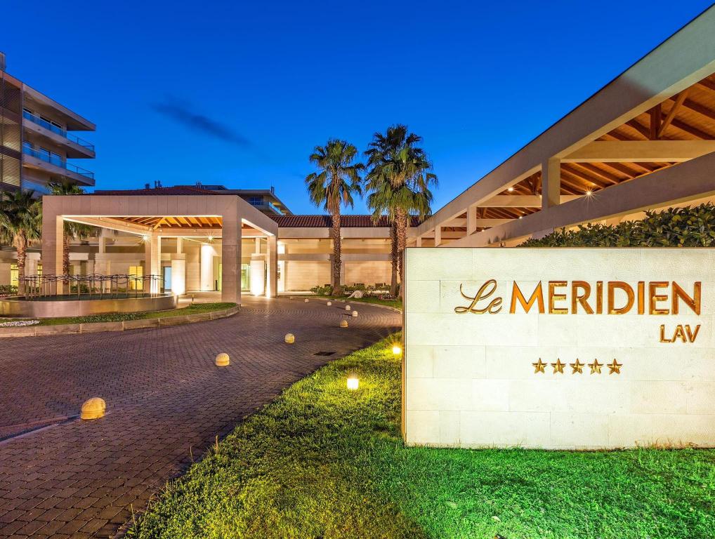 Le Meridien Lav Split