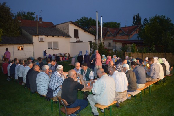 Halal iftar na otvorenome
