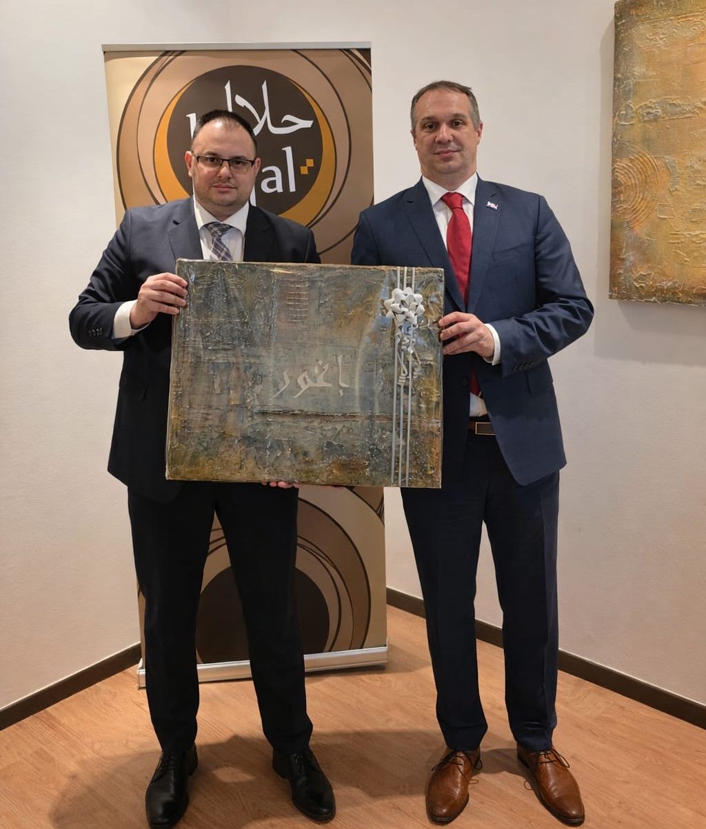 Rukovoditelj Centra za certificiranje halal kvalitete, g. Muhamed Mandžić i dugogodišnji ravnatelj Hrvatskog zavoda za norme g. Igor Božićević