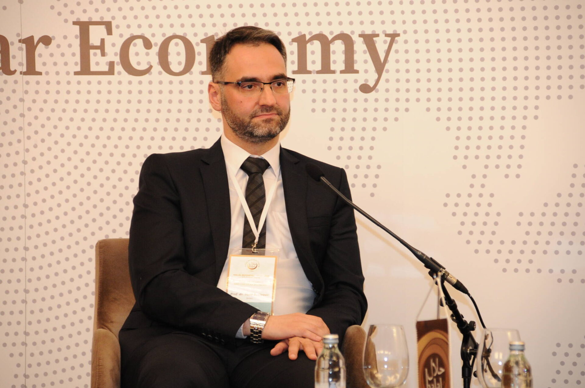 rektor Internacionalnog univerziteta u Novom Pazaru, prof.dr. Suad Bećirović