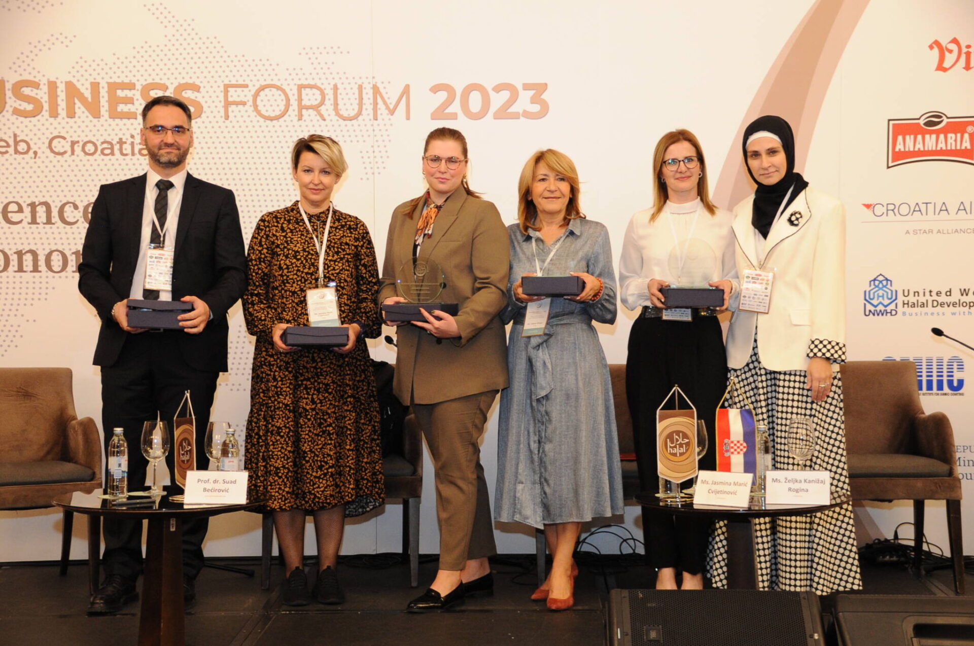 Sudionici panela Edukacija u halal industriji